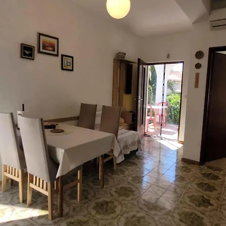 In Starigrad-paklenica 6797 Prázdninový dům