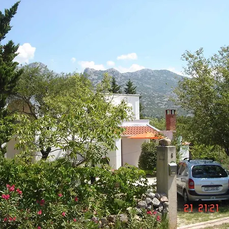 In Starigrad-paklenica 6797 בית נופש