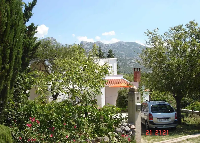 In Starigrad-paklenica 6797 בית נופש