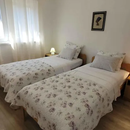 Holiday Home In Starigrad-Paklenica 6797 *